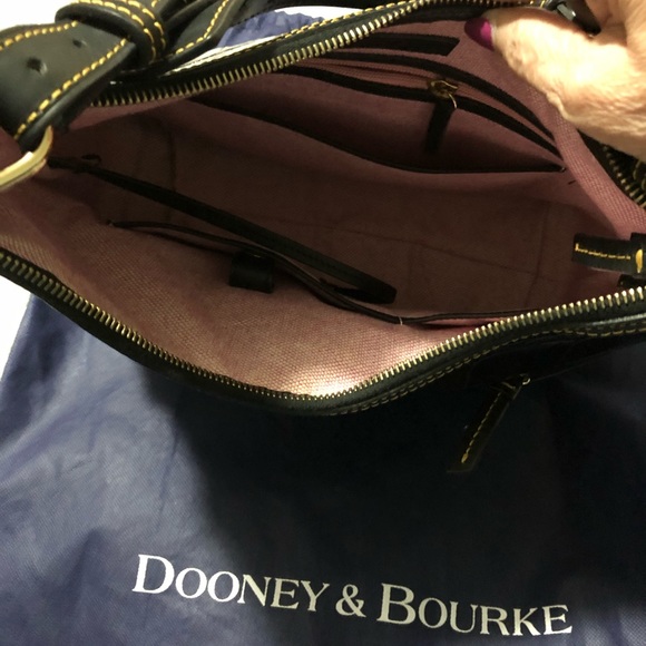 Dooney and Bourke bag - Picture 6 of 6